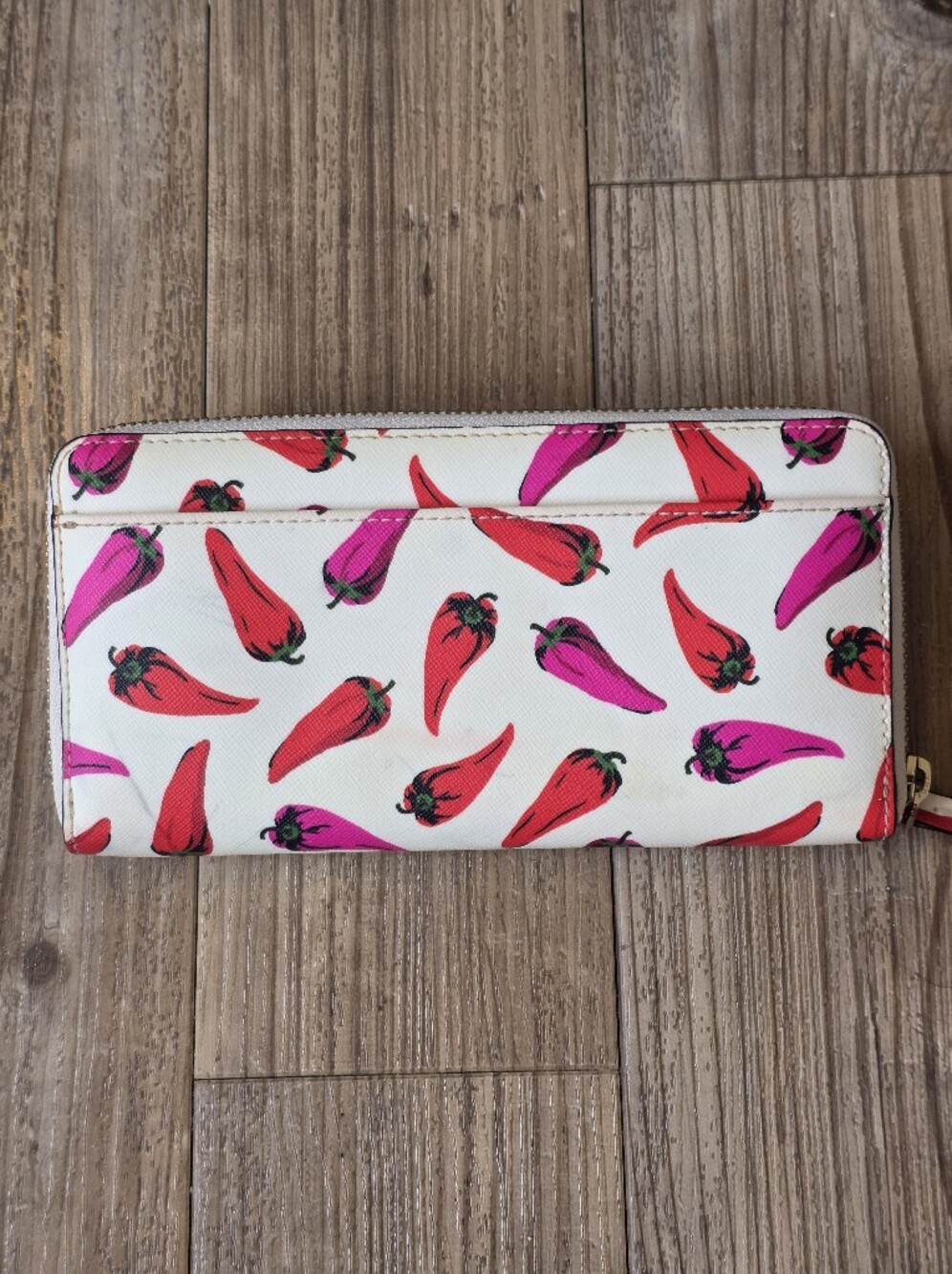 Kate Spade Extra Spicy Hot Sauce Remmi Tote and matching Chili Pepper Zip Wallet - Picture 4 of 12
